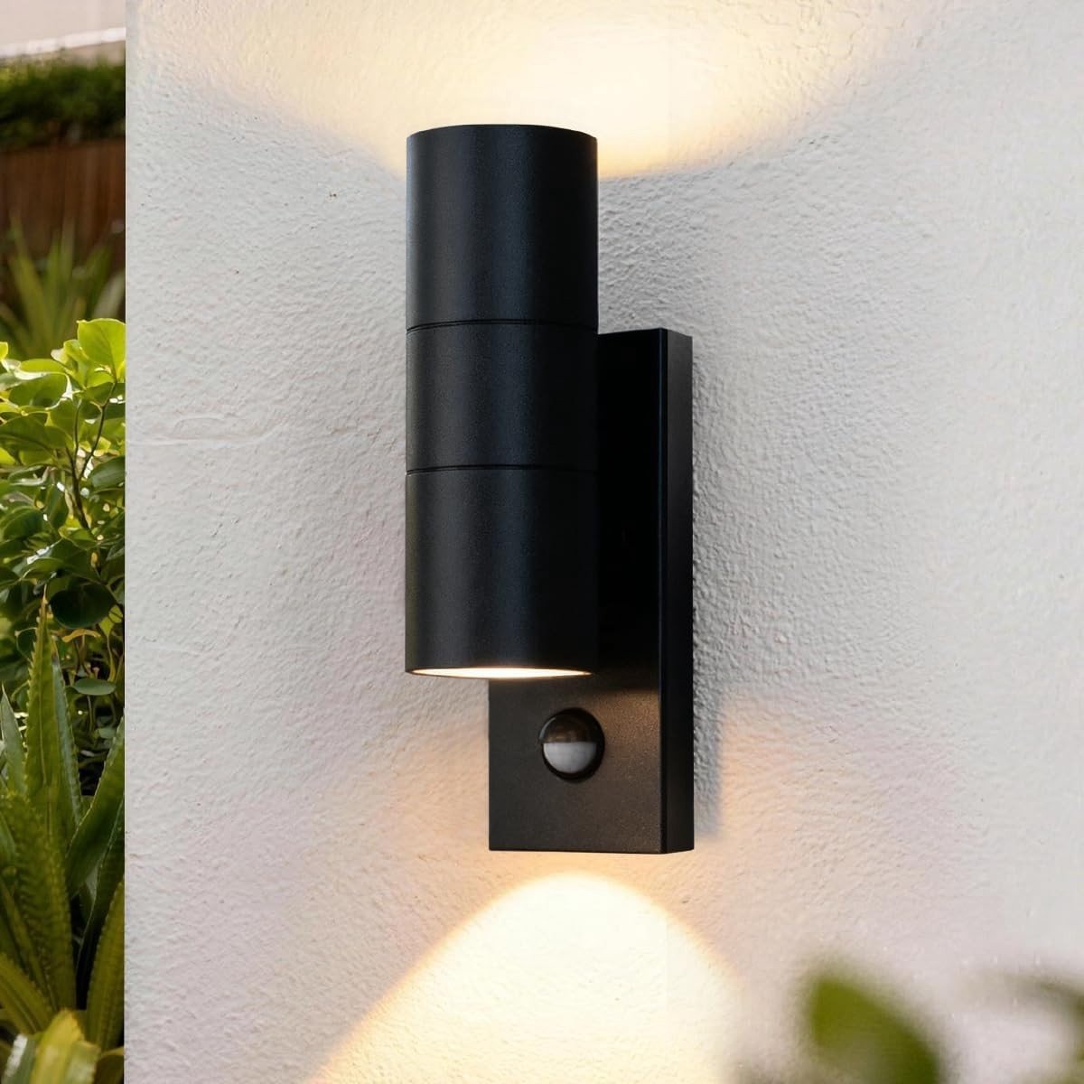 Buitenwandlamp met Bewegingssensor, IP44 Waterdicht, Aluminium Zwart, Ideaal voor Voordeur en Terras, GU10 x 2 (Niet Inbegrepen)