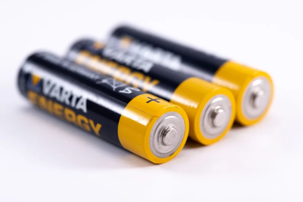 Drie alkaline AA-batterijen (LR6, 1,5 volt)