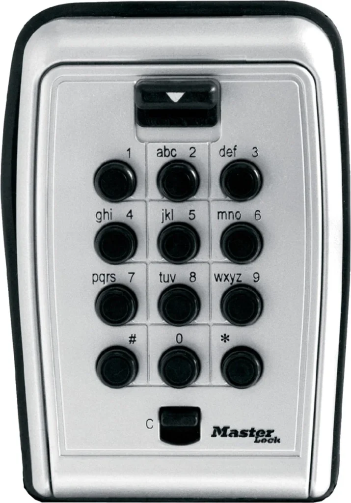 Master Lock 5423EURD sleutelkluis voor aan de muur, met drukknoppen en een C-knop om te wissen